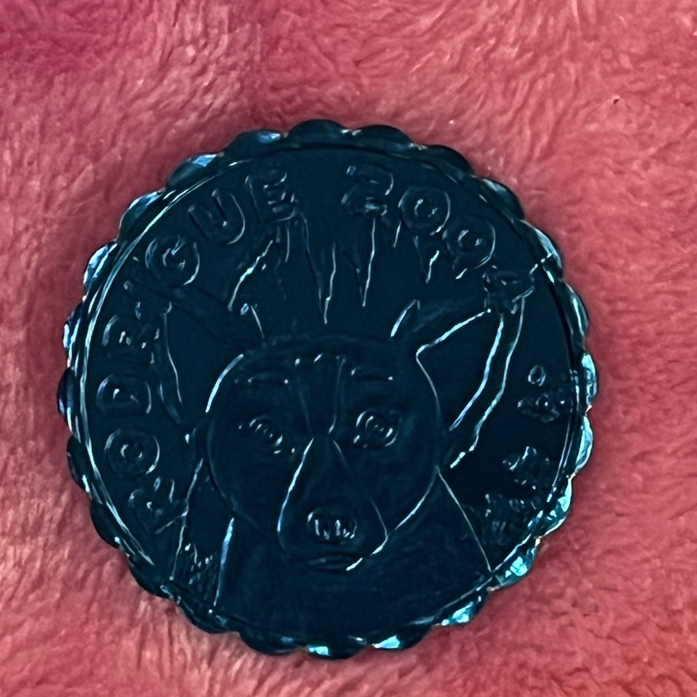 VINTAGE 2004 GEORGE RODRIGUE BLUE DOG NEW ORLEANS MARDI GRAS DOUBLOON (ALUMINUM)